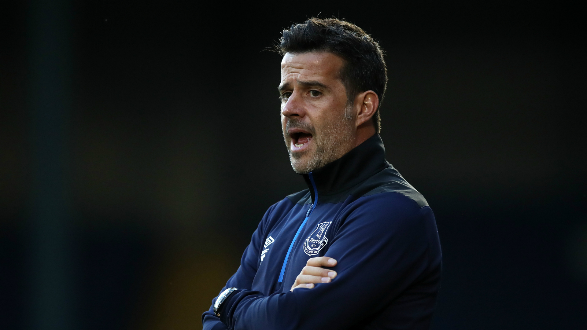 与俱乐部内 与俱乐部内